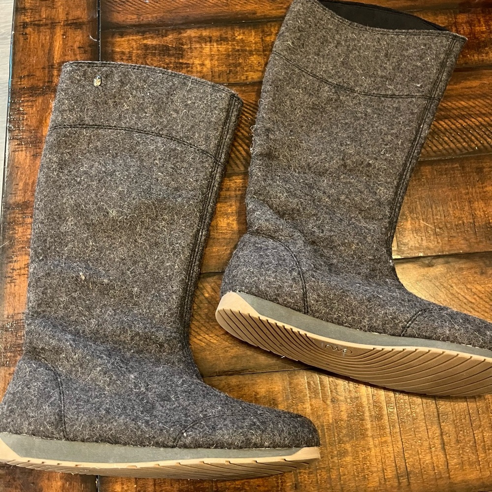 Emu Gray Merino Wool Boots